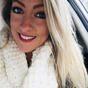 Meet your Posher, Kayla